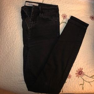 BLACK GAP JEANS